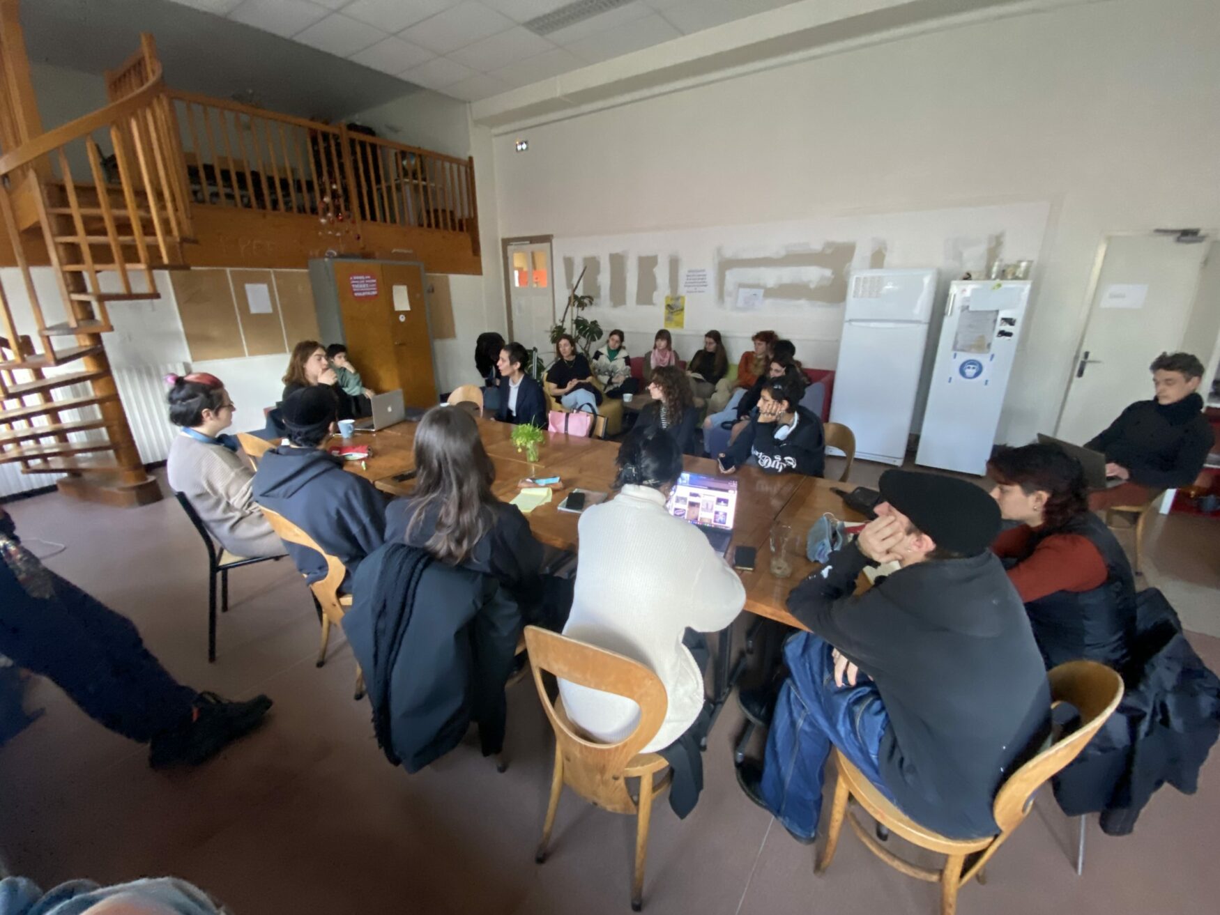 Workshop de Naelle Dariya dans le cadre de l’ARC Playlist Remix 1 - Holobionte